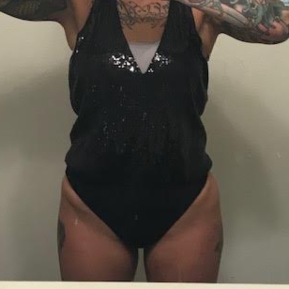 sequin halter - Picture 1 of 5